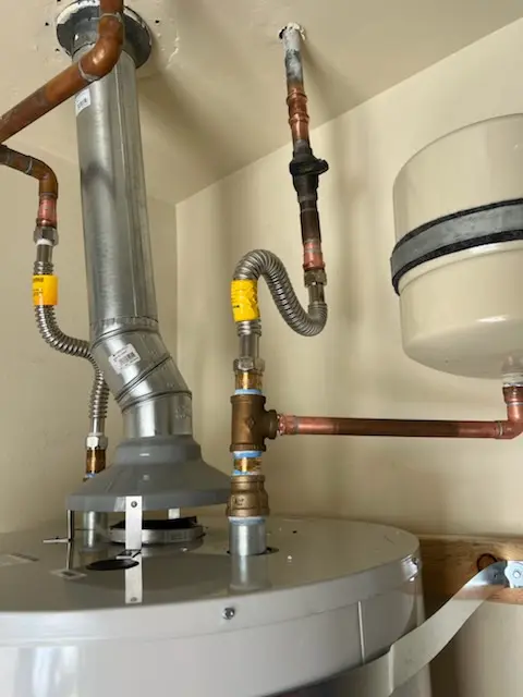 Water heater installation and plumbing repair in Von Ormy